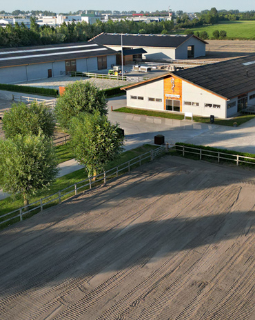 DAP De Lovaart dronefotografie – dierenartsenpraktijk gespecialiseerd in paarden en kleine huisdieren